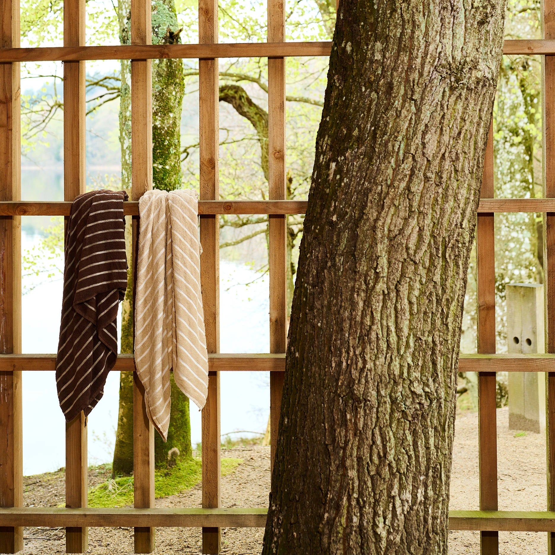 Life Stripe Strandhandtuch Braun